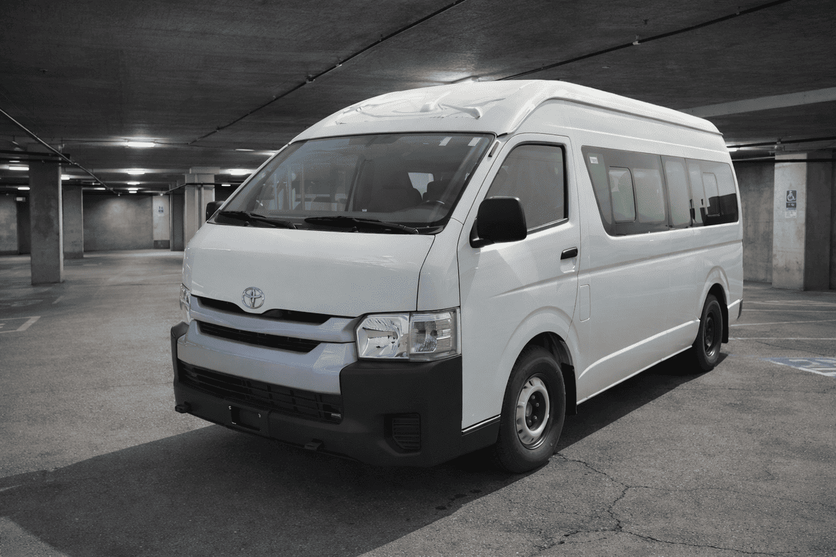  Toyota HiAce 2.5L Diesel 15 Places Toit Haut